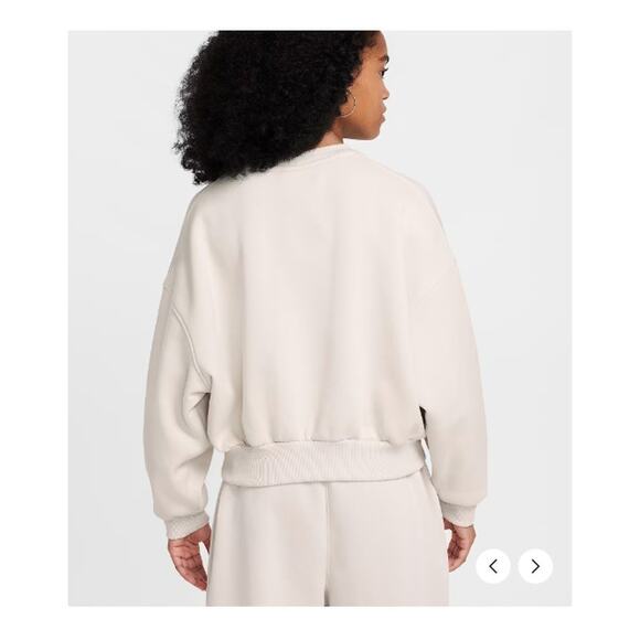 Nike Sportswear Club Fleece Girl's Boxy Crewneck Sweatshirt Size Small Sporty - Picture 4 of 12